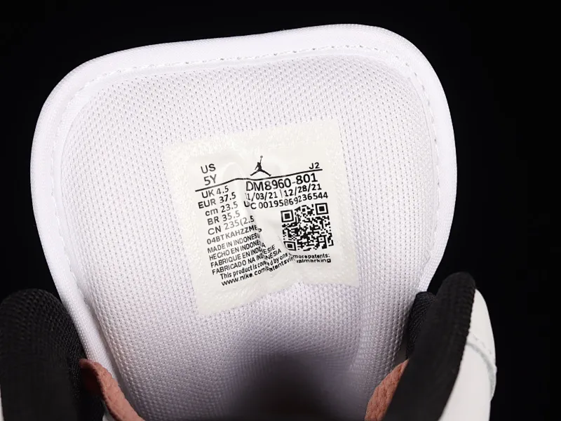 All categories Air Jordan Jordan series basketball shoes Air Jordan 1 Low G version pure original Air Jordan 1 Low AJ1 Joe 1 white and black powder low-top cultural leisure sports sneakers DM8960-801